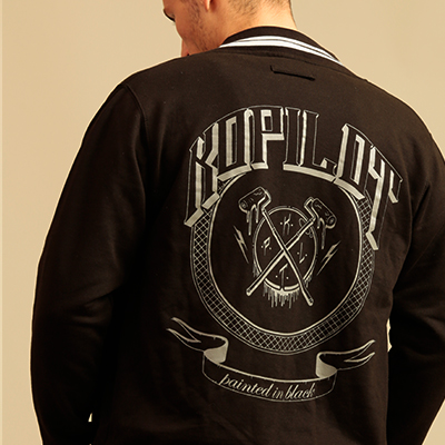 collegejacke -back -detail 1